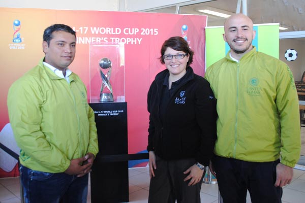 Trofeo Mundial de Fútbol Sub 17 fue exhibido en Santo Tomás Viña del Mar