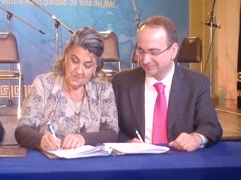 Santo Tomás Viña del Mar y Municipalidad de la Ciudad Jardín firman convenio de voluntariado permanente