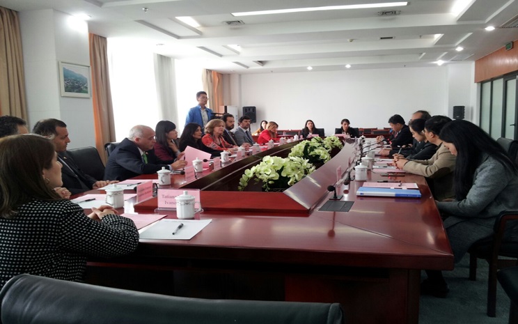 Participantes del 3er campamento de verano en China se reunieron con importantes autoridades de la Universidad de Anhui