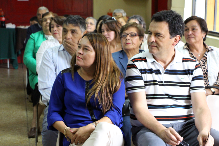 Escuela de Kinesiología entregó certificados a Adultos Mayores de San Rafael