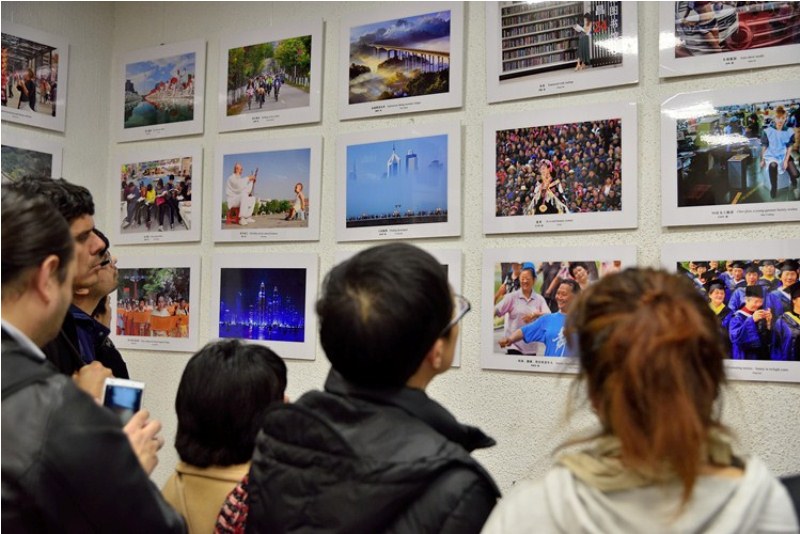 Santo Tomás Temuco inaugurará la exposición fotográfica “La moda en China”