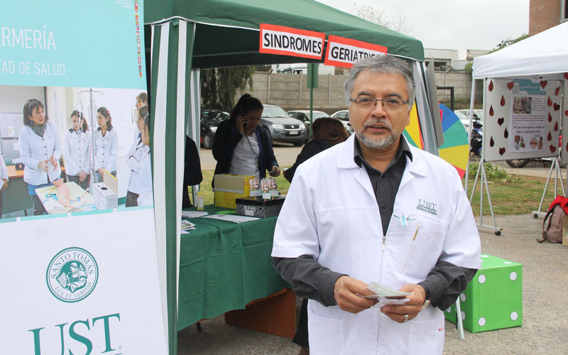 Héctor Herrera, Director Enfermería: “Un adulto mayor siempre debe estar atento a las alzas de presión”