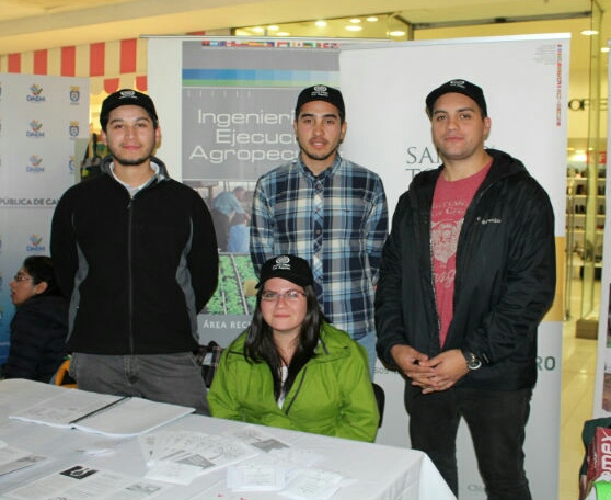 Estudiantes del área de Recursos Naturales de Santo Tomás Los Ángeles promueven buenas prácticas para el cuidado medioambiental