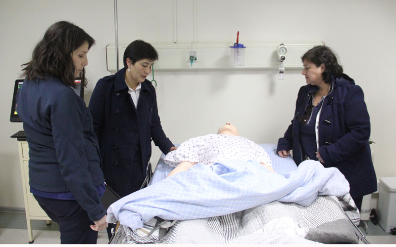 Enfermeras de hospital de La Serena conocieron Centro de simulación clínica de UST