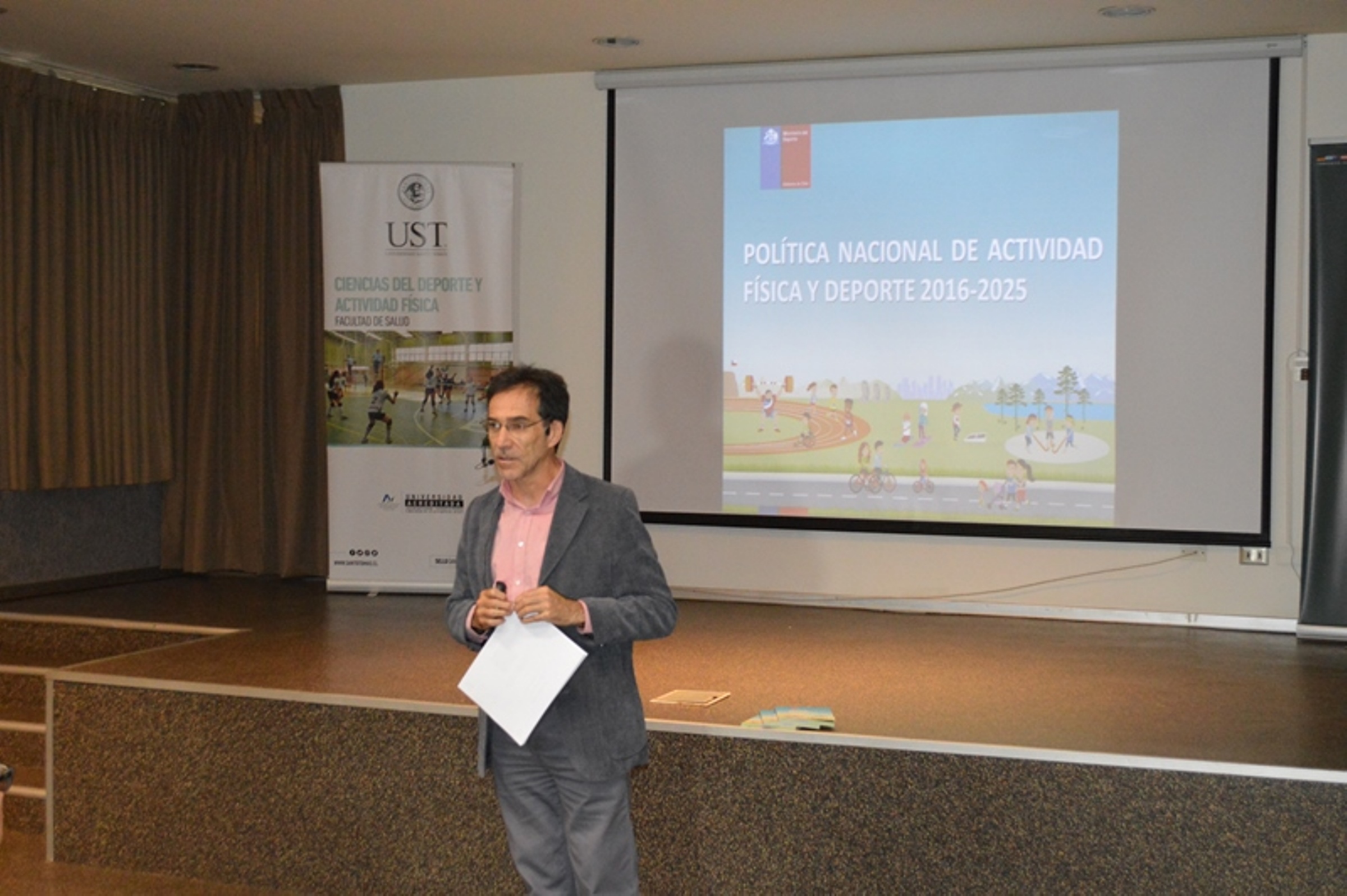 Realizan seminario sobre Ciencias del Deporte y la Actividad Física en Temuco