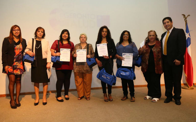 Cuidadores informales de adultos mayores dependientes recibieron certificación en Antofagasta