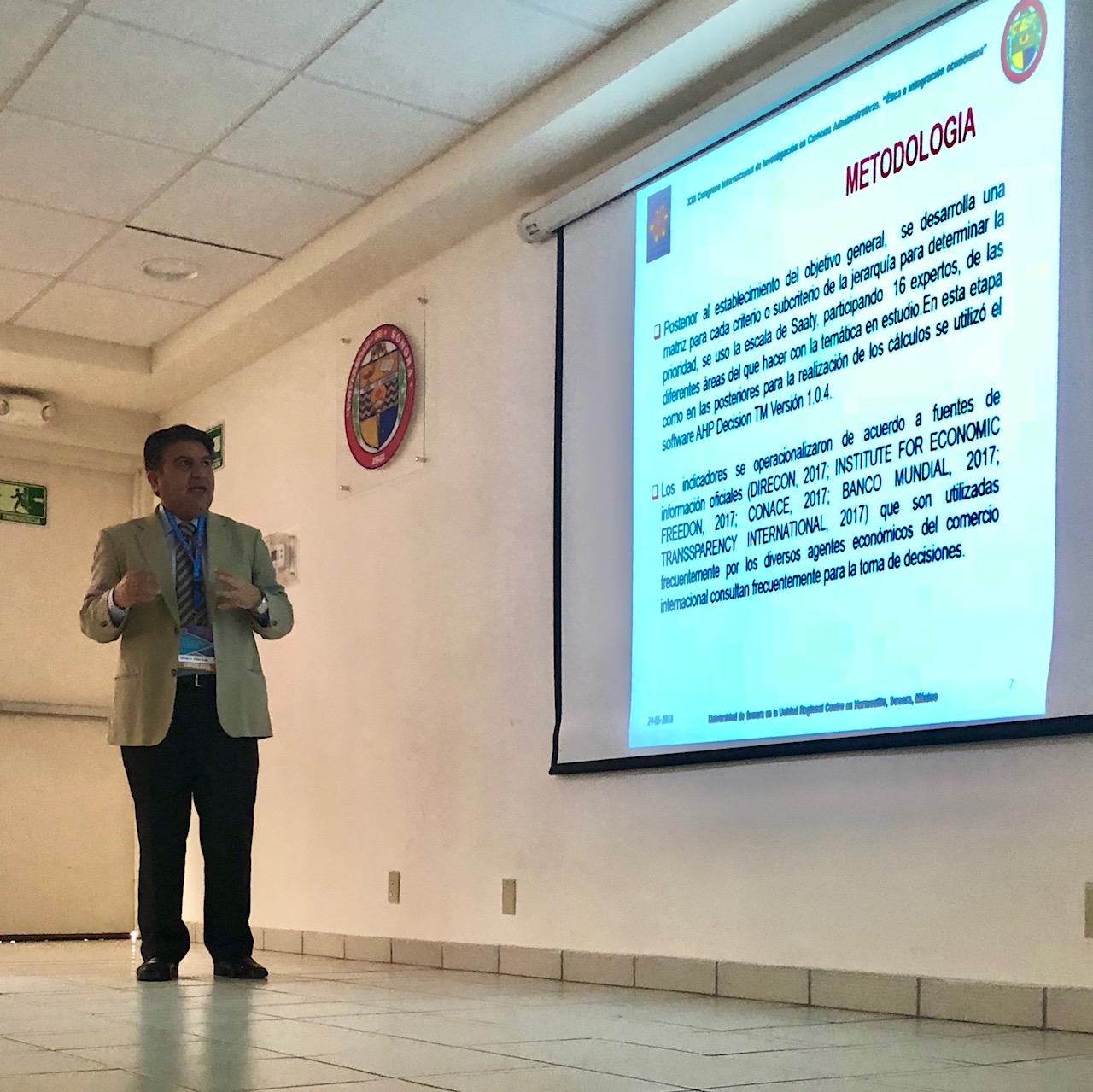 Director del centro de investigación CIMON UST expone sobre comercio justo en Congreso Internacional ACACIA