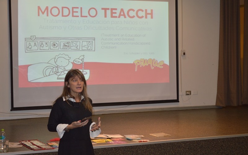 Nueva versión de seminario “Autismo y Prácticas Exitosas" reúne a educadores y padres en Santo Tomás Temuco