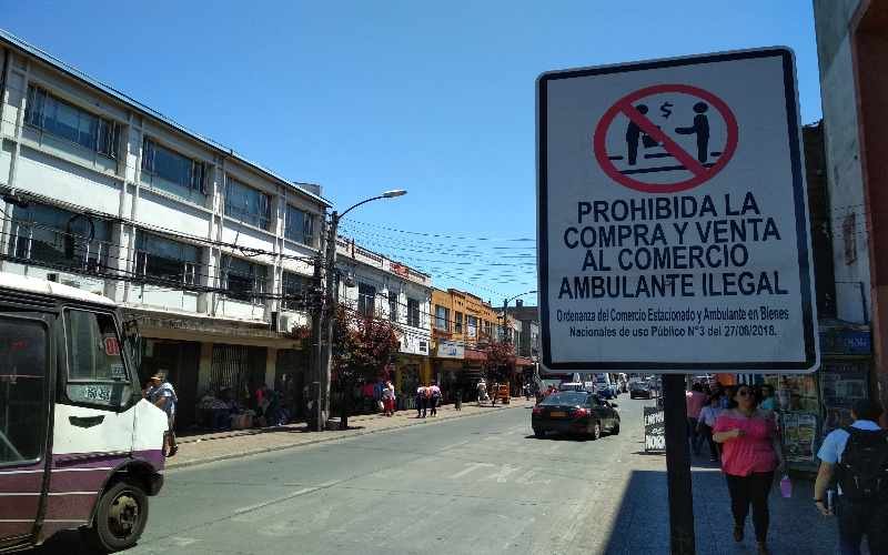 Académico de UST Los Ángeles realiza tesis doctoral en torno a la crisis del comercio ambulante en Temuco