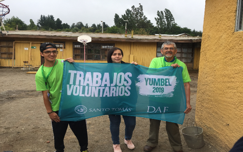 Tomasinos realizan trabajos voluntarios en la comuna de Yumbel