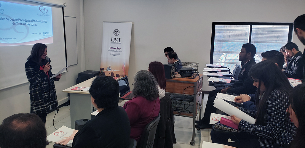 Clínica Jurídica de la UST Talca y Fundación Madre Josefa dictaron taller sobre Trata de Personas