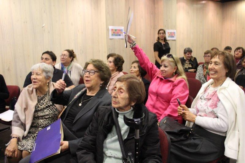 Personas mayores participaron en capacitación para prevenir el deterioro en su salud