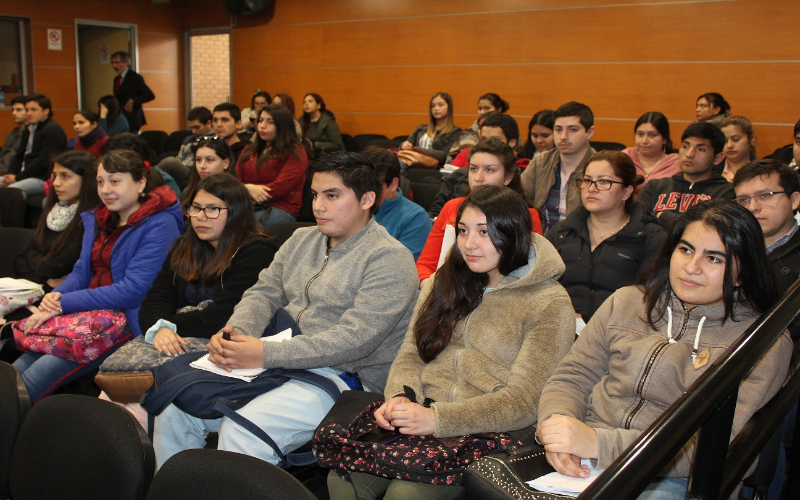 Estudiantes de Santo Tomás Los Ángeles participan en lanzamiento de Programa de Inversión Privada en Start-Ups