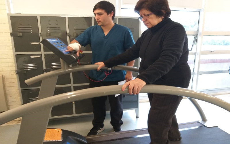 Carrera de kinesiología UST Los Ángeles realizó programa de rehabilitación cardio-metabólica en adultos mayores