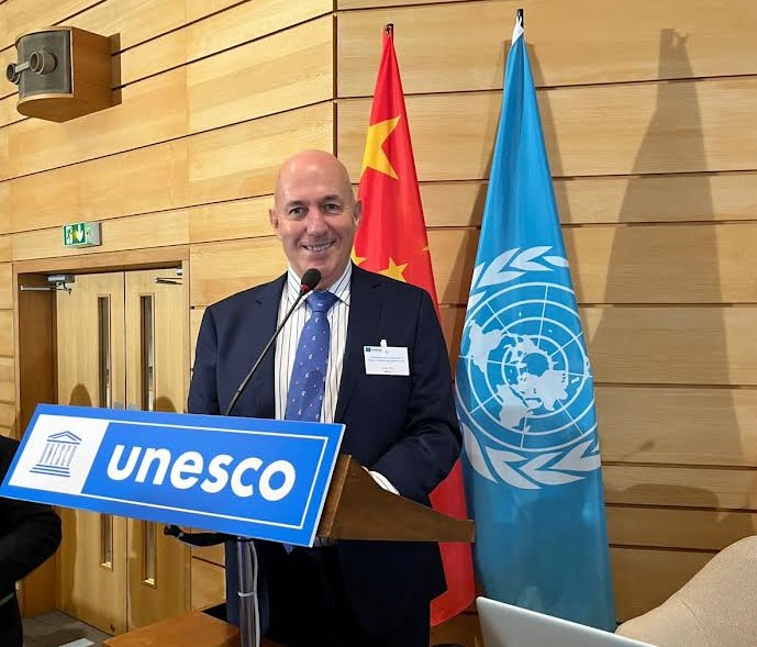 Día de la Lengua China: Director de Proyectos Internacionales ST expone ante la Unesco en París