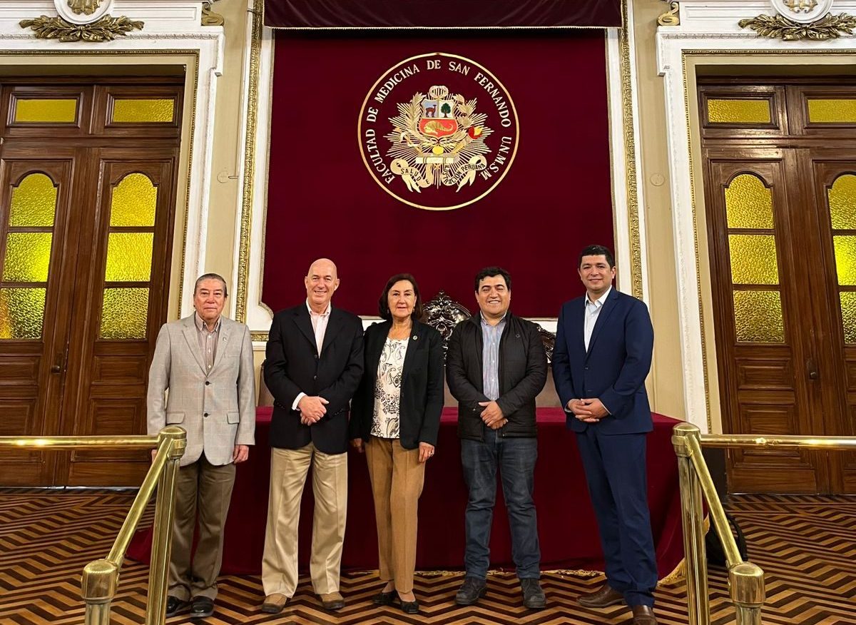 UST colabora en alianza internacional para impulso de Redes Integradas de Salud en Perú