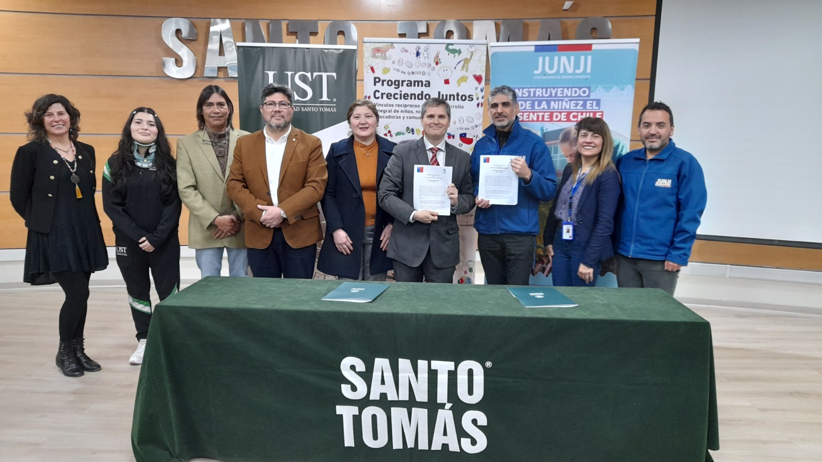 Santo Tomás y Junji sellan convenio para continuar trabajo que beneficia a jardines de La Serena y Coquimbo