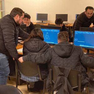 Estudiantes de Colegio Piedra Azul aprendieron sobre AutoCad en laboratorios Santo Tomás Puerto Montt