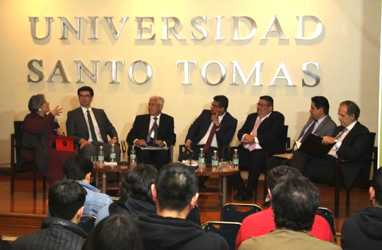 Derecho UST realiza seminario internacional: “Desafíos energéticos y medioambientales en sectores regulados en Iberoamérica”