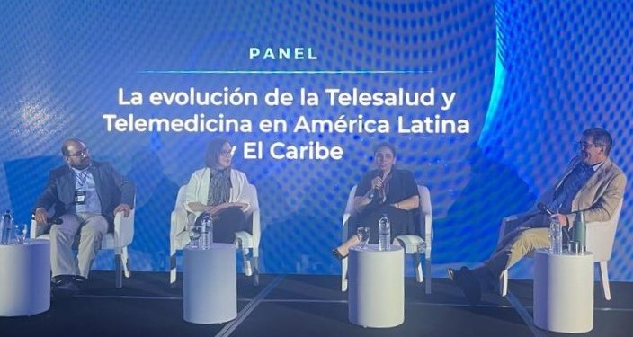 Docente de Enfermería UST expone en foro internacional de Salud Digital en Panamá