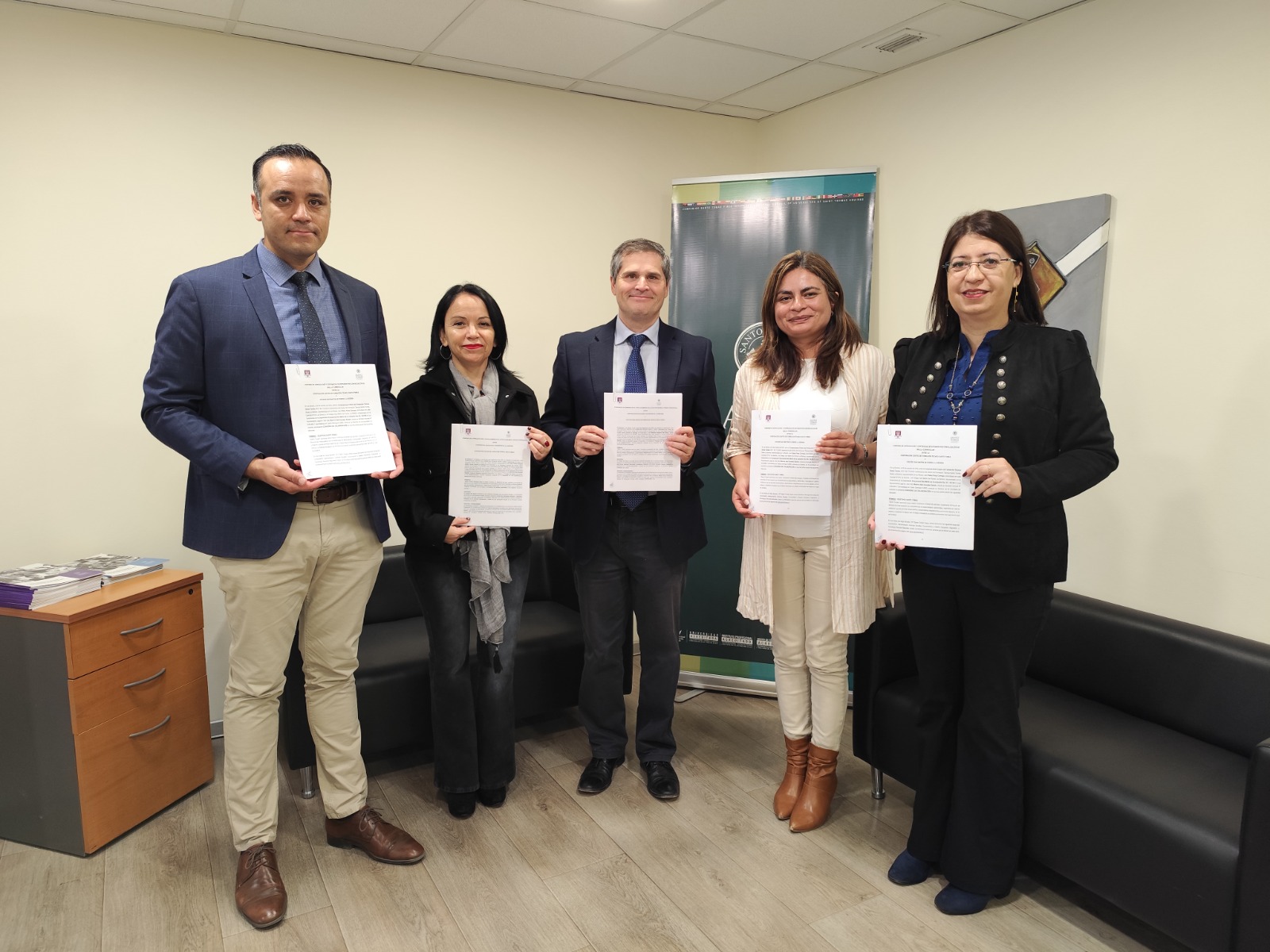Área de administración de IP-CFT Santo Tomás La Serena firma un nuevo convenio de Alternancia y Convalidación