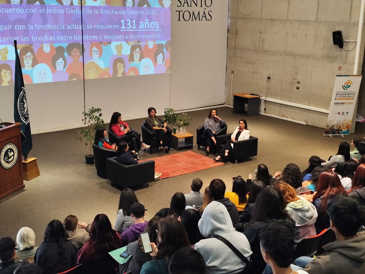 Estudiantes de la región dieron vida a la ExpoFem realizada en Santo Tomás La Serena