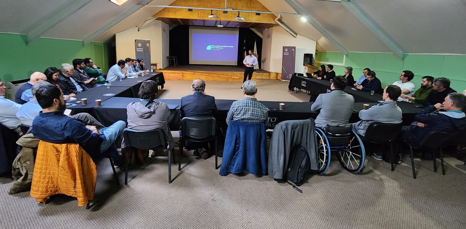 Proyecto de Centro Capia de Santo Tomás Puerto Montt fo ...