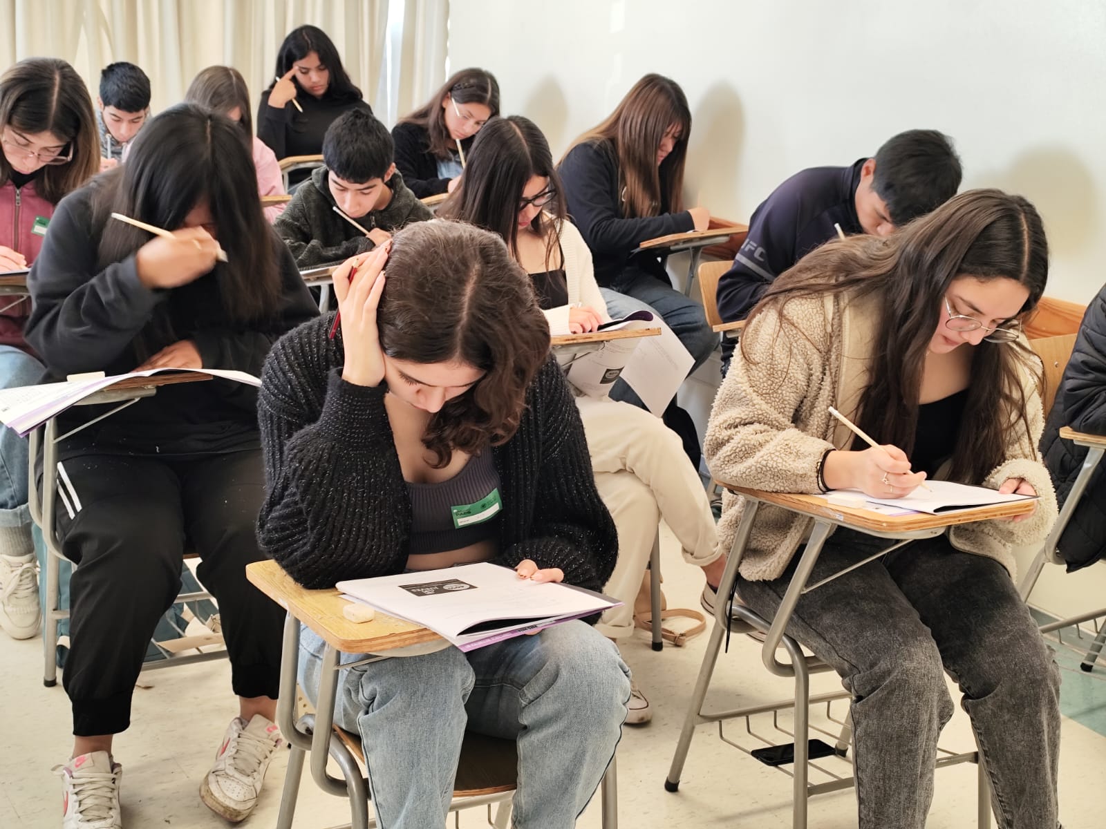 Más de 700 estudiantes secundarios rindieron el primer ensayo PAES en Santo Tomás de este 2024