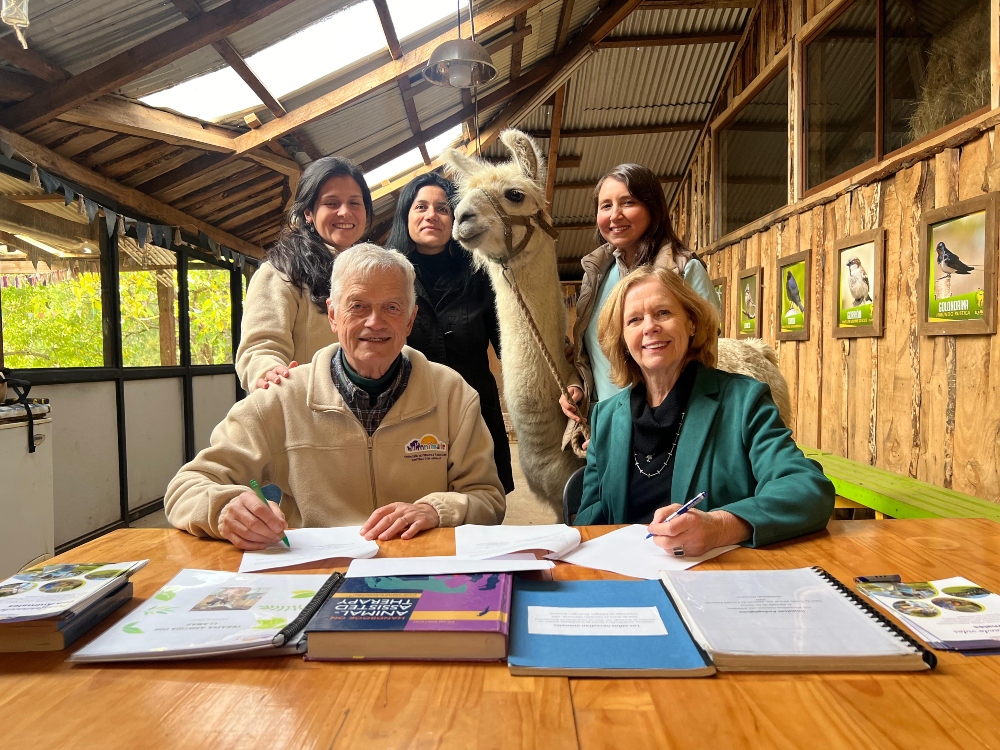 UST Temuco firma convenio de colaboración con Fundación Anímate para Terapias y Educación Asistida con Animales