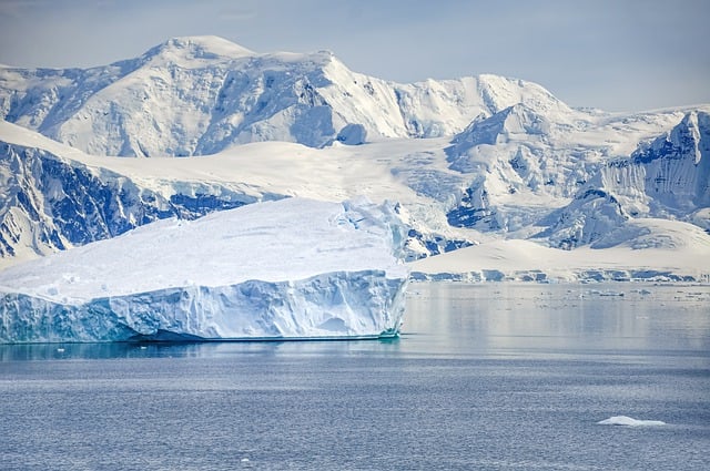 Académico y egresada de Geología UST publican investigación sobre la Península Antártica en revista del portafolio Nature