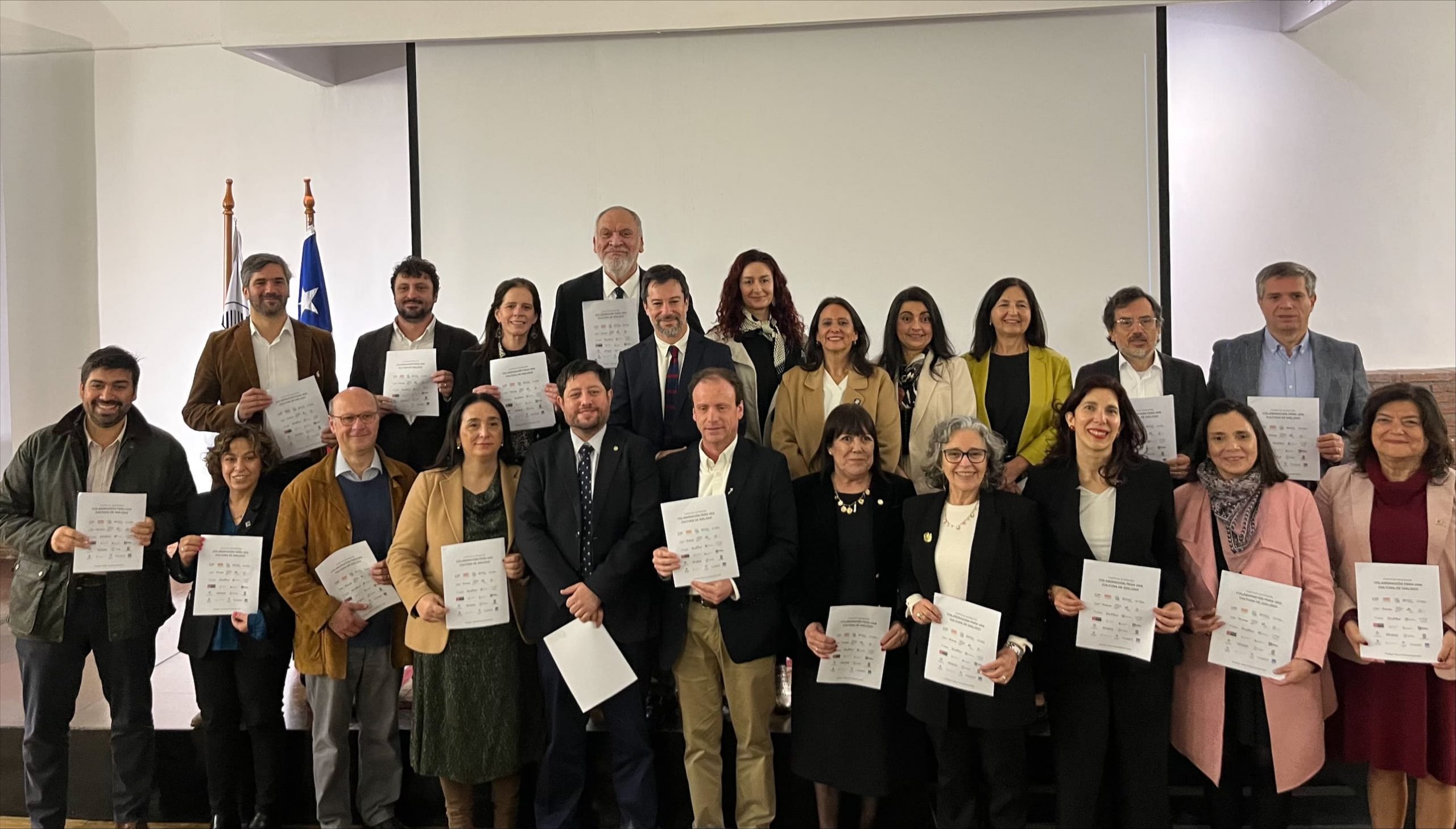 Universidad Santo Tomás firma carta de intención por l ...