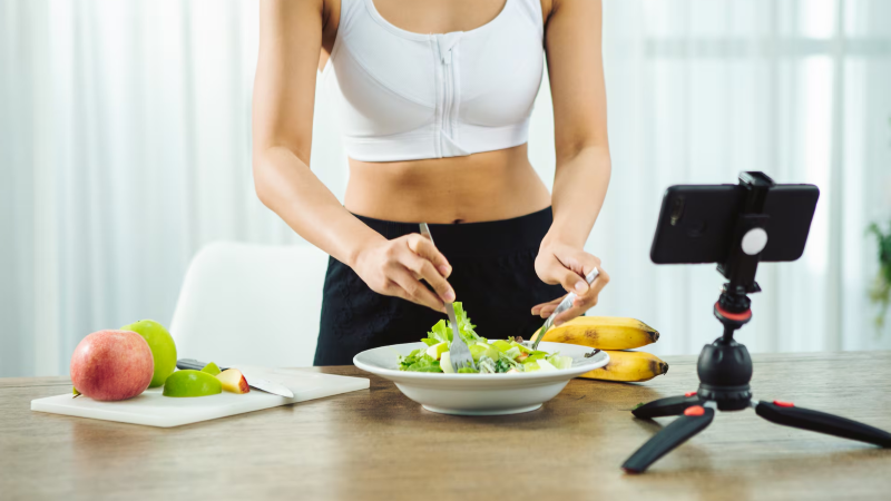Dietas virales, riesgos reales: el rol de los influencers en tu alimentación