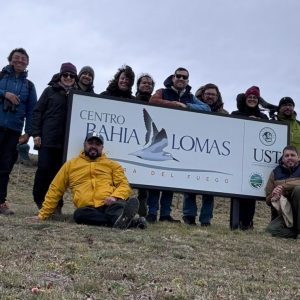 Estudiantes de Doctorado en Conservación y Gestión de la Biodiversidad realizan visita a Bahía Lomas