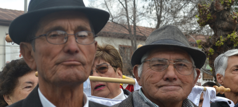 Significados y experiencias de la niñez y vejez como polos vitales de "cuidado" en familias del medio rural del Valle de Aconcagua