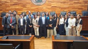 Alumnos de Derecho UST visitan tribunales del país